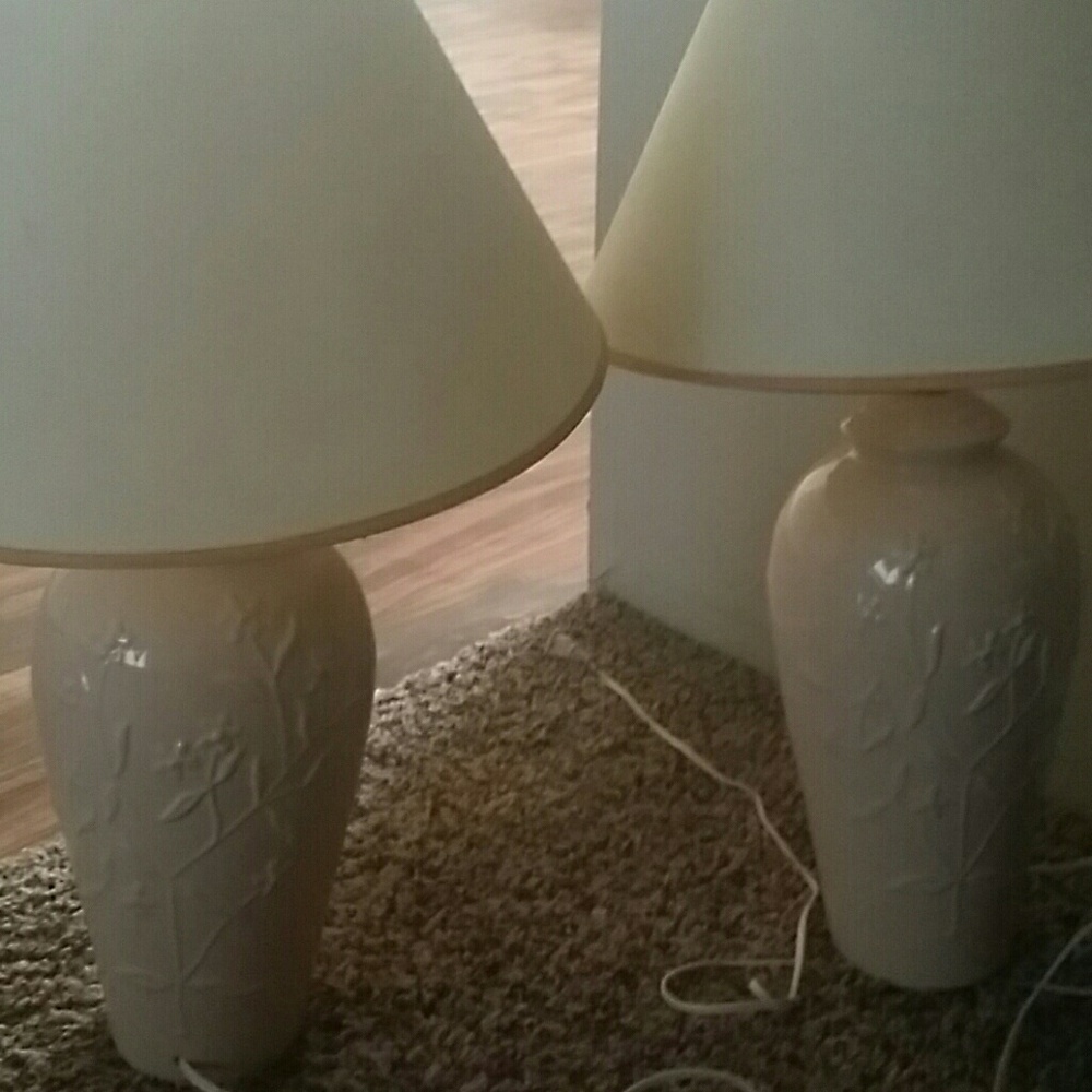 Lamp - Picture 3 of 3